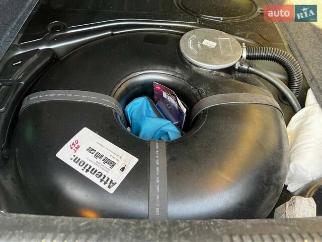 Синій Ауді А4, об'ємом двигуна 1.6 л та пробігом 211 тис. км за 6000 $, фото 29 на Automoto.ua