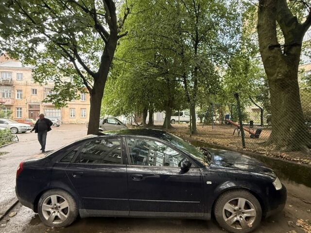 Синій Ауді А4, об'ємом двигуна 1.8 л та пробігом 240 тис. км за 3504 $, фото 1 на Automoto.ua