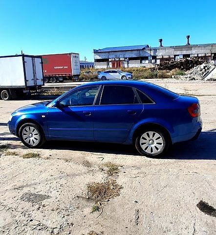 Синий Ауди А4, объемом двигателя 1.9 л и пробегом 360 тыс. км за 4000 $, фото 2 на Automoto.ua