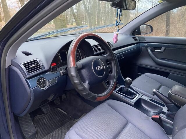 Синій Ауді А4, об'ємом двигуна 2 л та пробігом 222 тис. км за 3999 $, фото 5 на Automoto.ua