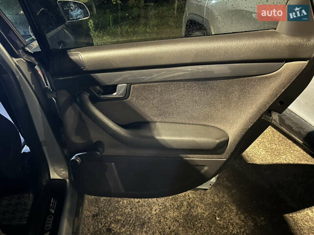 Синий Ауди А4, объемом двигателя 2 л и пробегом 257 тыс. км за 4599 $, фото 4 на Automoto.ua