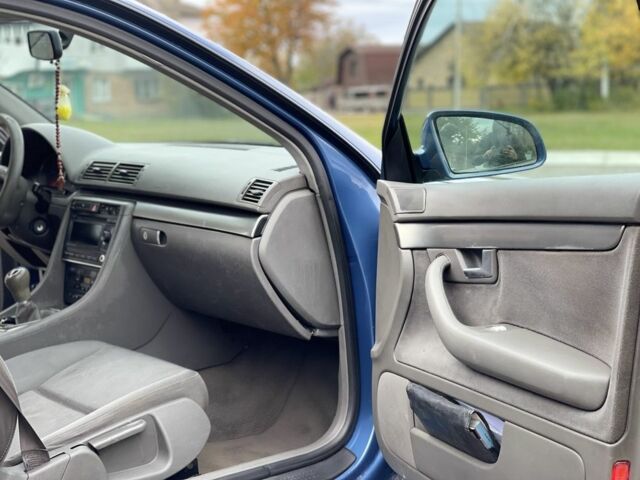 Синий Ауди А4, объемом двигателя 1.9 л и пробегом 300 тыс. км за 2200 $, фото 17 на Automoto.ua