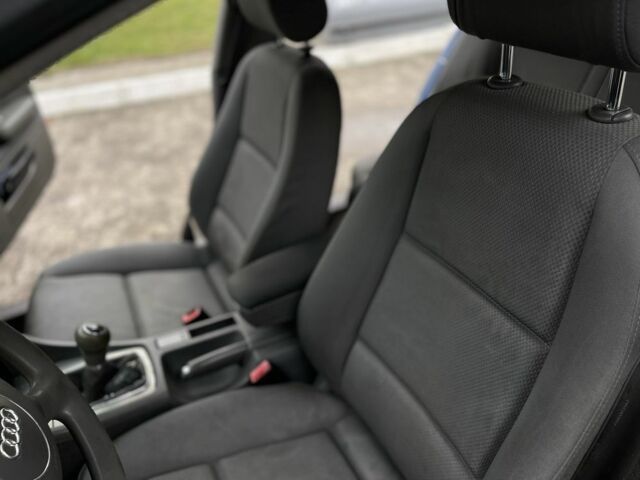 Синий Ауди А4, объемом двигателя 1.9 л и пробегом 300 тыс. км за 2200 $, фото 14 на Automoto.ua