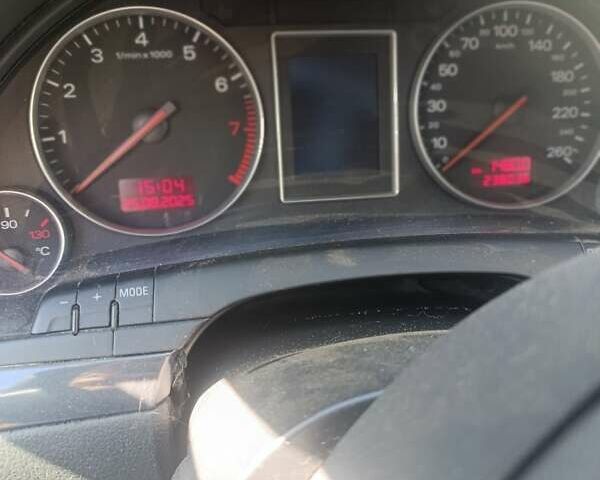 Синий Ауди А4, объемом двигателя 1.8 л и пробегом 238 тыс. км за 5500 $, фото 4 на Automoto.ua