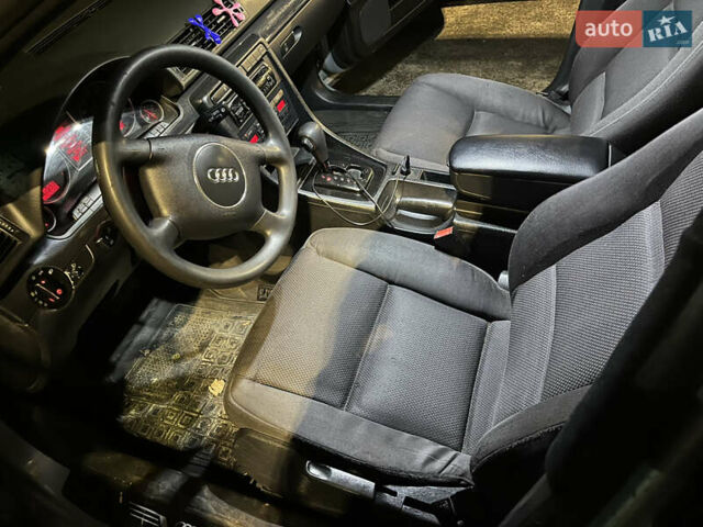 Синий Ауди А4, объемом двигателя 2 л и пробегом 257 тыс. км за 4599 $, фото 8 на Automoto.ua