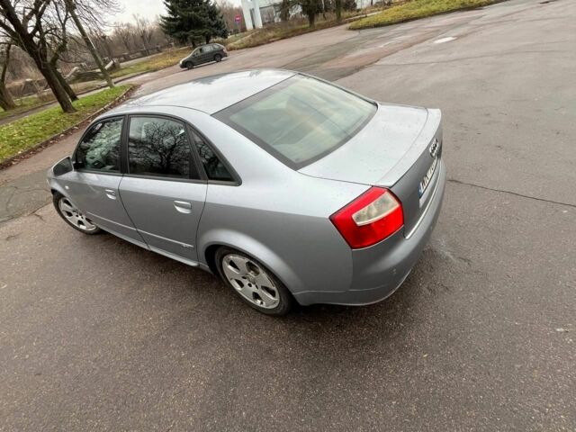 Синий Ауди А4, объемом двигателя 2.5 л и пробегом 390 тыс. км за 2100 $, фото 4 на Automoto.ua