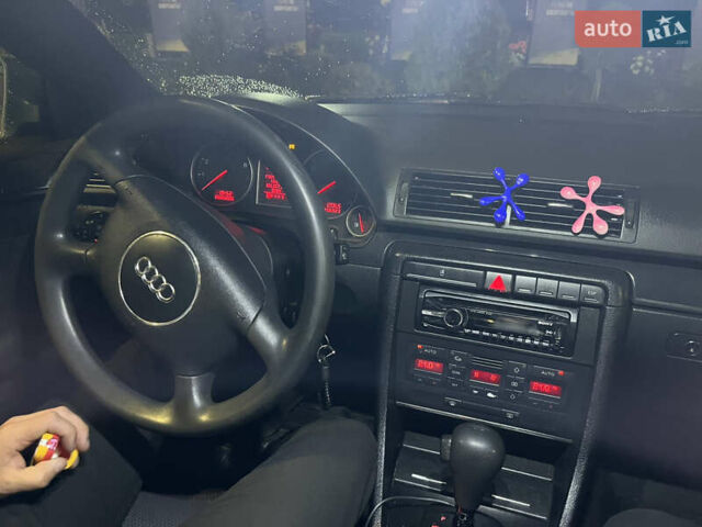 Синий Ауди А4, объемом двигателя 2 л и пробегом 257 тыс. км за 4599 $, фото 10 на Automoto.ua
