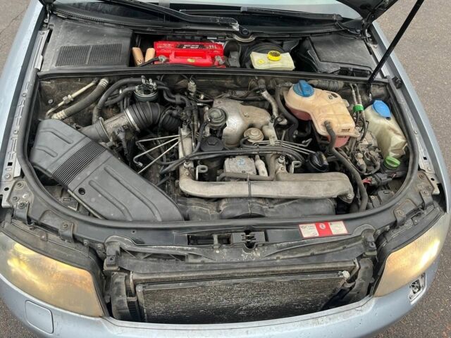 Синий Ауди А4, объемом двигателя 2.5 л и пробегом 390 тыс. км за 2100 $, фото 11 на Automoto.ua