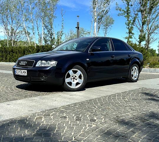 Синій Ауді А4, об'ємом двигуна 2 л та пробігом 276 тис. км за 5900 $, фото 5 на Automoto.ua