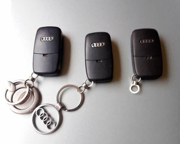 Синий Ауди А4, объемом двигателя 1.78 л и пробегом 188 тыс. км за 4600 $, фото 6 на Automoto.ua