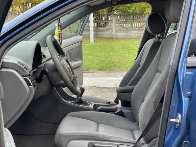 Синий Ауди А4, объемом двигателя 1.9 л и пробегом 300 тыс. км за 2200 $, фото 15 на Automoto.ua