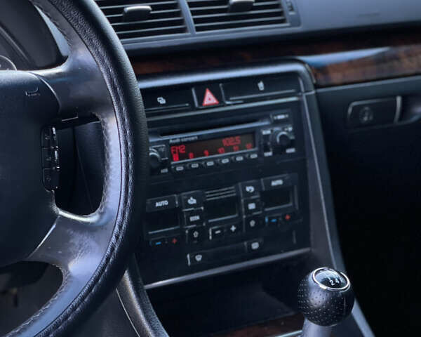 Синий Ауди А4, объемом двигателя 1.9 л и пробегом 289 тыс. км за 4550 $, фото 28 на Automoto.ua