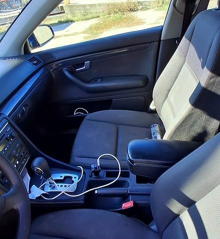 Синий Ауди А4, объемом двигателя 1.9 л и пробегом 360 тыс. км за 4000 $, фото 4 на Automoto.ua