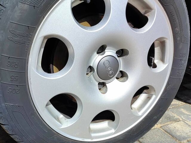 Синий Ауди А4, объемом двигателя 1.6 л и пробегом 206 тыс. км за 5700 $, фото 11 на Automoto.ua