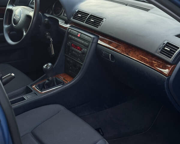 Синій Ауді А4, об'ємом двигуна 2 л та пробігом 187 тис. км за 5950 $, фото 10 на Automoto.ua
