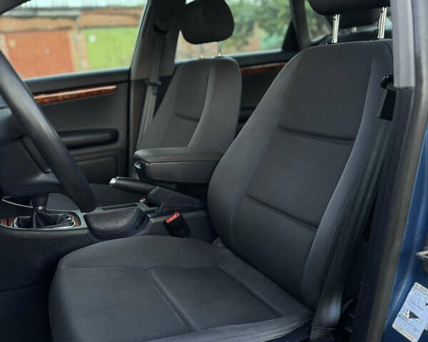 Синій Ауді А4, об'ємом двигуна 2 л та пробігом 187 тис. км за 5950 $, фото 9 на Automoto.ua
