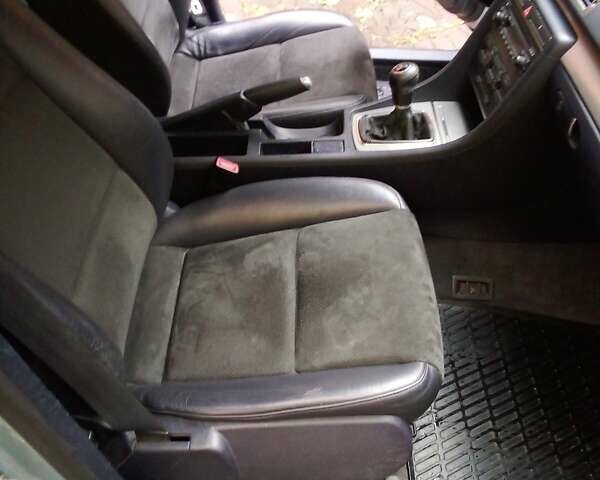 Синий Ауди А4, объемом двигателя 1.78 л и пробегом 188 тыс. км за 4600 $, фото 9 на Automoto.ua