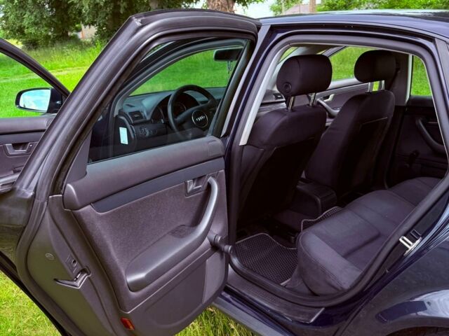 Синій Ауді А4, об'ємом двигуна 1.6 л та пробігом 276 тис. км за 4399 $, фото 12 на Automoto.ua