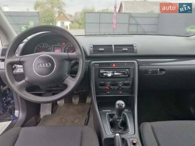Синій Ауді А4, об'ємом двигуна 1.6 л та пробігом 205 тис. км за 5700 $, фото 13 на Automoto.ua