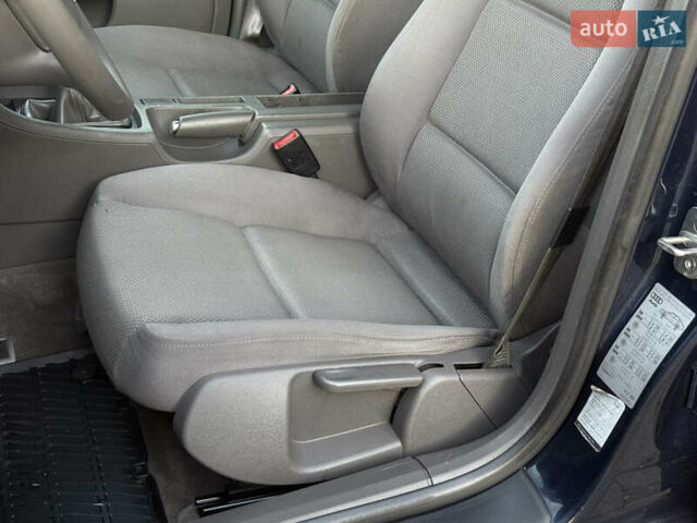Синій Ауді А4, об'ємом двигуна 2 л та пробігом 188 тис. км за 5350 $, фото 22 на Automoto.ua