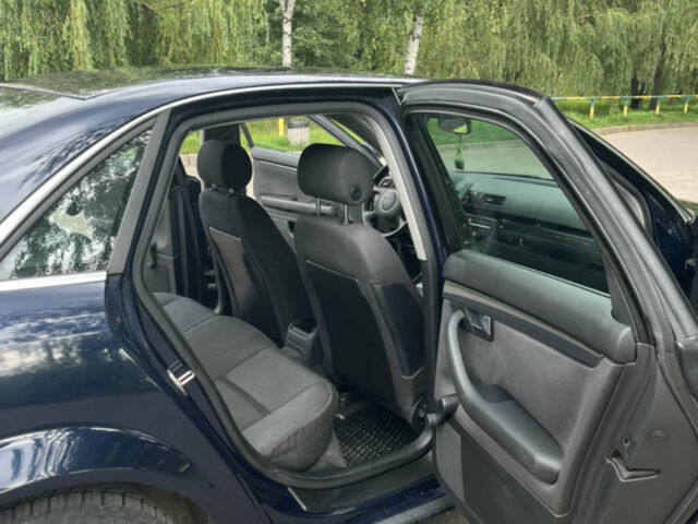 Синий Ауди А4, объемом двигателя 2 л и пробегом 236 тыс. км за 5500 $, фото 8 на Automoto.ua