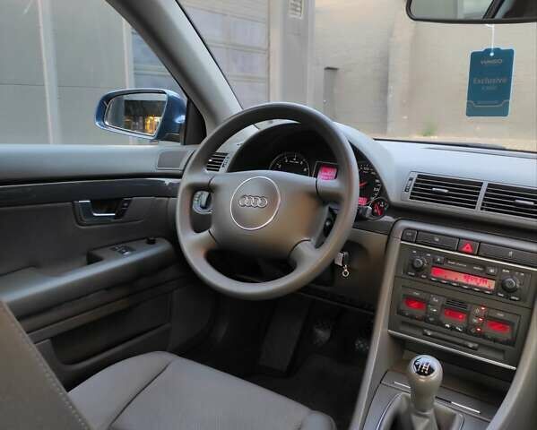 Синий Ауди А4, объемом двигателя 1.6 л и пробегом 181 тыс. км за 6250 $, фото 78 на Automoto.ua