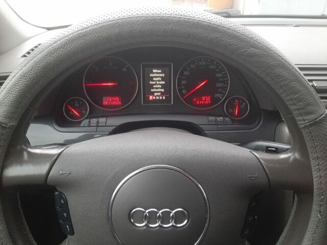 Синий Ауди А4, объемом двигателя 2.5 л и пробегом 314 тыс. км за 6500 $, фото 7 на Automoto.ua