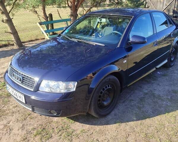 Синий Ауди А4, объемом двигателя 1.6 л и пробегом 221 тыс. км за 4800 $, фото 1 на Automoto.ua