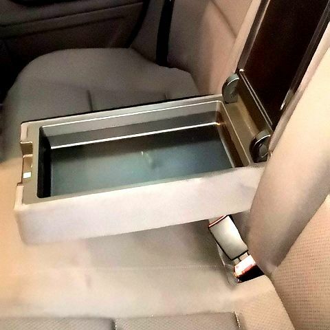 Синий Ауди А4, объемом двигателя 2 л и пробегом 258 тыс. км за 5500 $, фото 7 на Automoto.ua