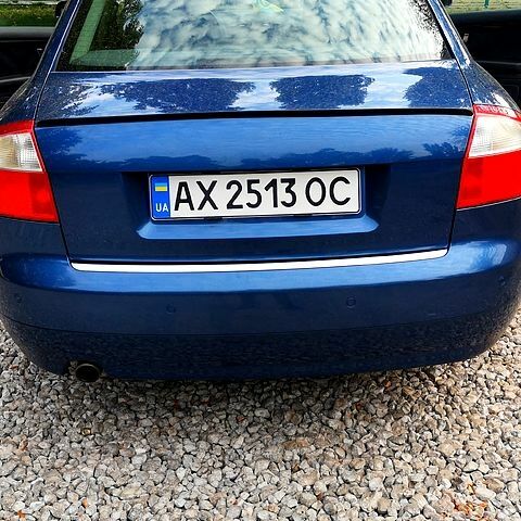 Синий Ауди А4, объемом двигателя 2 л и пробегом 258 тыс. км за 5500 $, фото 1 на Automoto.ua