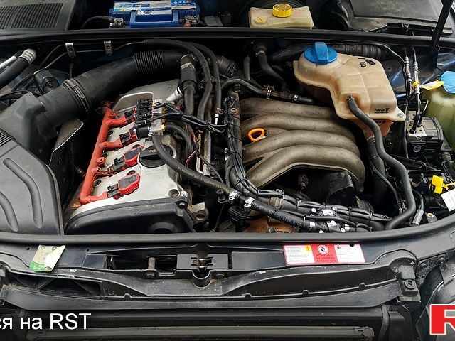 Синий Ауди А4, объемом двигателя 2 л и пробегом 258 тыс. км за 5500 $, фото 5 на Automoto.ua