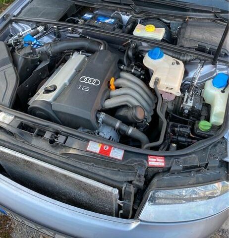 Синий Ауди А4, объемом двигателя 1.6 л и пробегом 171 тыс. км за 4600 $, фото 13 на Automoto.ua