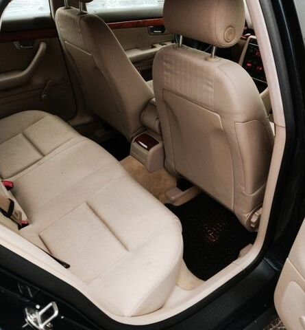 Синій Ауді А4, об'ємом двигуна 1.8 л та пробігом 268 тис. км за 5700 $, фото 12 на Automoto.ua