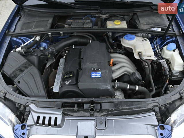 Синій Ауді А4, об'ємом двигуна 1.6 л та пробігом 246 тис. км за 6500 $, фото 36 на Automoto.ua
