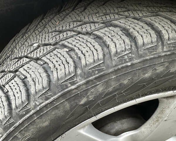 Синий Ауди А4, объемом двигателя 1.98 л и пробегом 318 тыс. км за 5000 $, фото 6 на Automoto.ua