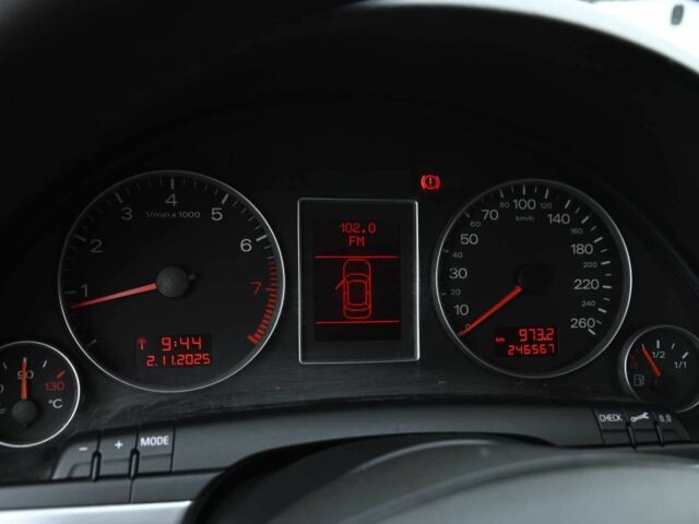 Синий Ауди А4, объемом двигателя 1.6 л и пробегом 246 тыс. км за 6500 $, фото 10 на Automoto.ua