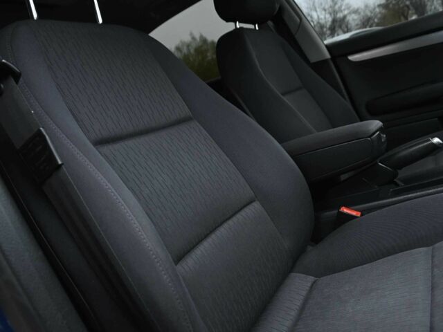 Синий Ауди А4, объемом двигателя 1.6 л и пробегом 246 тыс. км за 6500 $, фото 19 на Automoto.ua