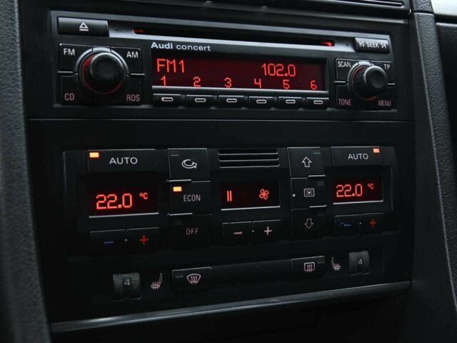 Синий Ауди А4, объемом двигателя 1.6 л и пробегом 246 тыс. км за 6500 $, фото 13 на Automoto.ua