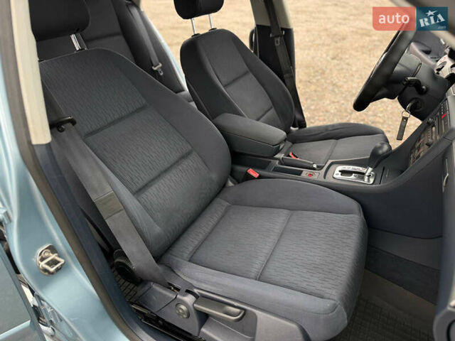 Синий Ауди А4, объемом двигателя 1.97 л и пробегом 240 тыс. км за 7400 $, фото 13 на Automoto.ua