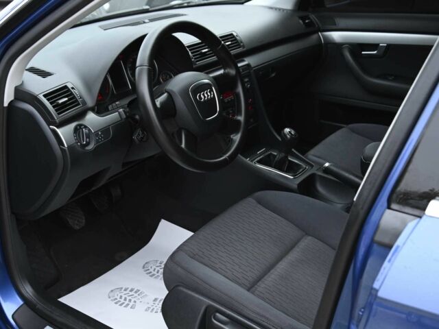 Синий Ауди А4, объемом двигателя 1.6 л и пробегом 246 тыс. км за 6500 $, фото 9 на Automoto.ua