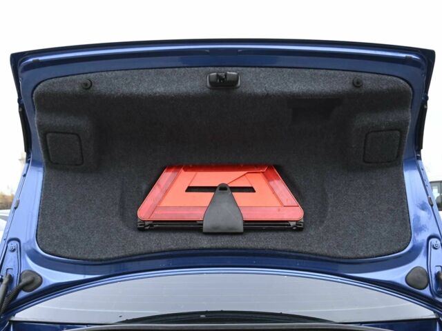 Синий Ауди А4, объемом двигателя 1.6 л и пробегом 246 тыс. км за 6500 $, фото 20 на Automoto.ua