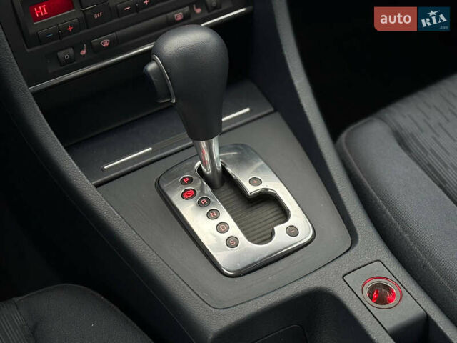 Синий Ауди А4, объемом двигателя 1.97 л и пробегом 240 тыс. км за 7400 $, фото 16 на Automoto.ua