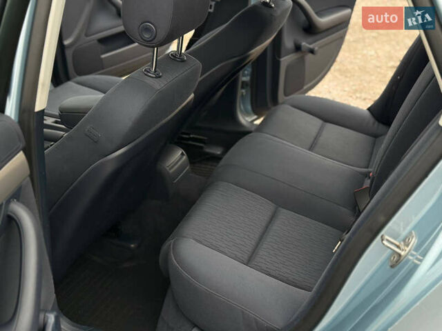 Синий Ауди А4, объемом двигателя 1.97 л и пробегом 240 тыс. км за 7400 $, фото 12 на Automoto.ua