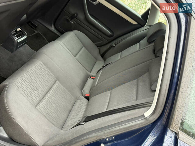 Синий Ауди А4, объемом двигателя 2 л и пробегом 181 тыс. км за 6950 $, фото 33 на Automoto.ua