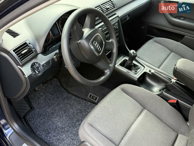 Ауді А4 2006 у Могилев-Подольском на Automoto.ua Синій Ауді А4, об'ємом двигуна 2 л та пробігом 181 тис. км за 6700 $, фото 34 на Automoto.ua