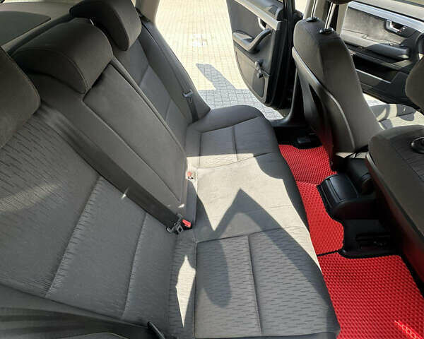 Синій Ауді А4, об'ємом двигуна 1.6 л та пробігом 232 тис. км за 6800 $, фото 44 на Automoto.ua