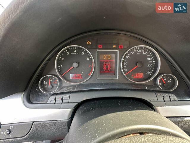 Синій Ауді А4, об'ємом двигуна 1.6 л та пробігом 232 тис. км за 6800 $, фото 39 на Automoto.ua