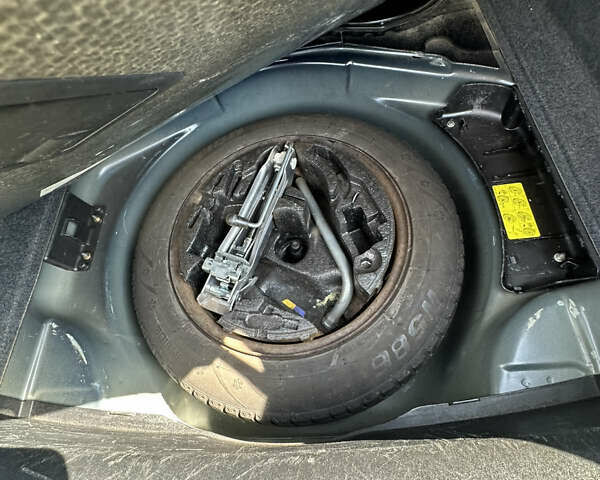 Синій Ауді А4, об'ємом двигуна 1.6 л та пробігом 232 тис. км за 6800 $, фото 46 на Automoto.ua