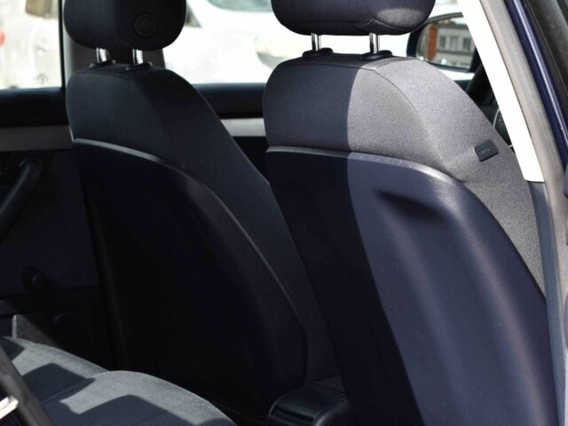 Синий Ауди А4, объемом двигателя 2 л и пробегом 192 тыс. км за 7999 $, фото 15 на Automoto.ua