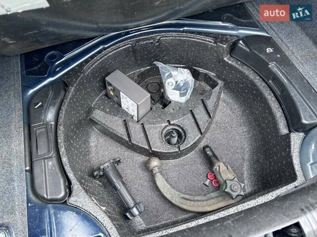 Синий Ауди А4, объемом двигателя 1.6 л и пробегом 189 тыс. км за 5999 $, фото 15 на Automoto.ua